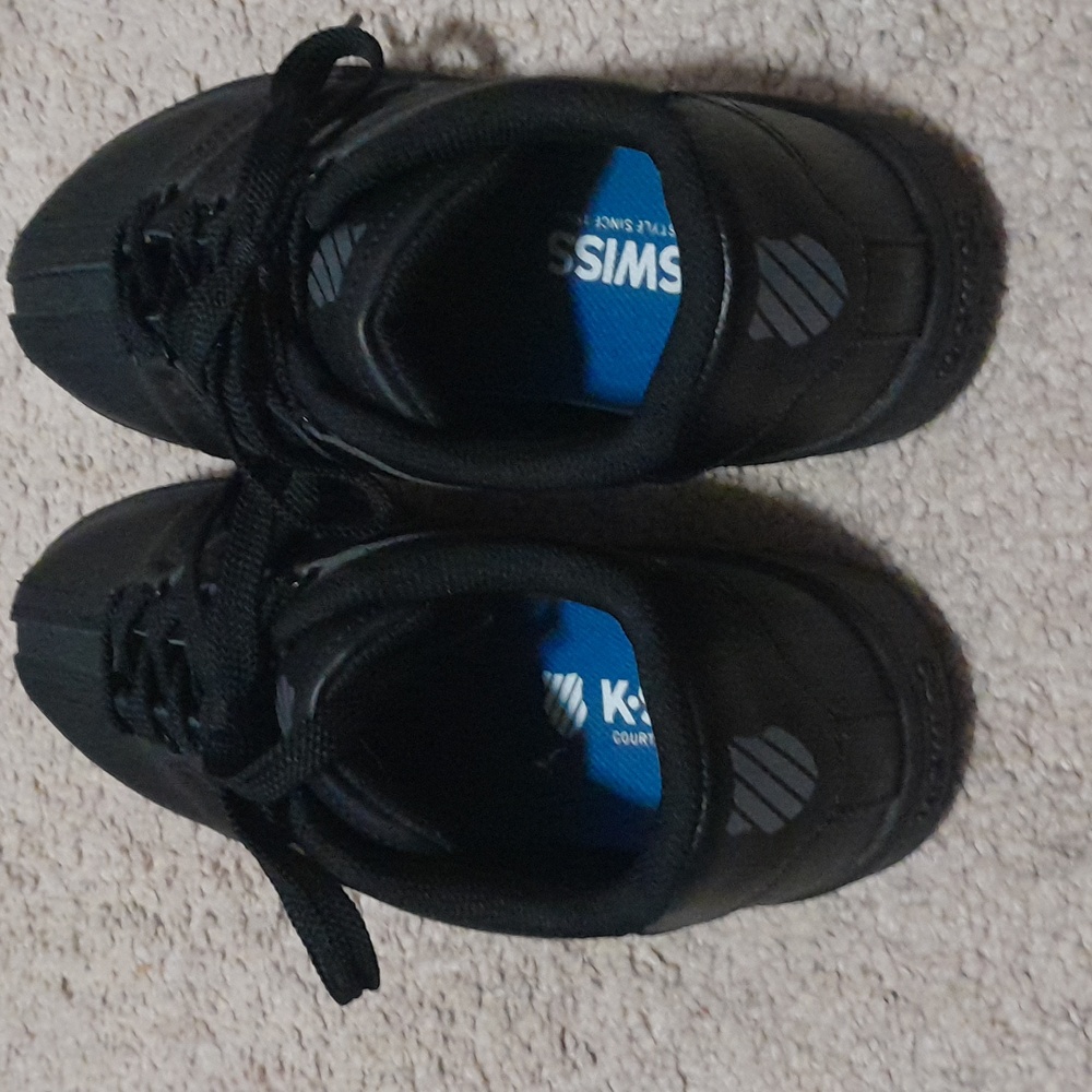 K SWISS